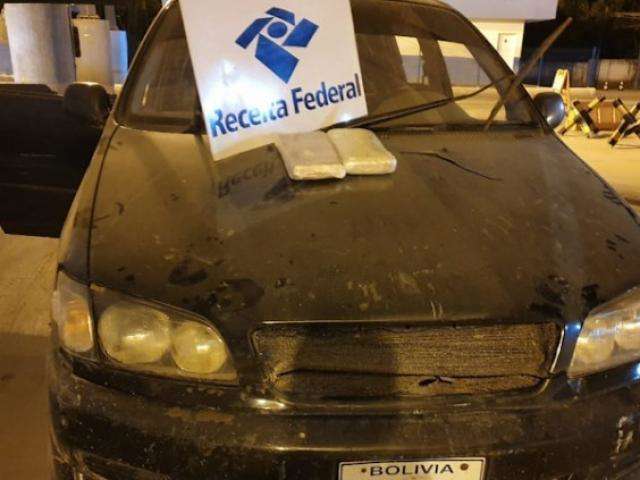 Dupla de bolivianos &eacute; presa tentando entrar com coca&iacute;na no Brasil