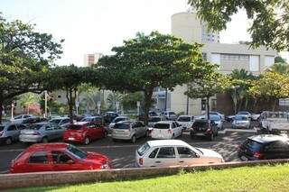 Estacionamentos do Paço poderiam ser usados para  nova Câmara e mais secretarias (Foto: Cleber Gellio)