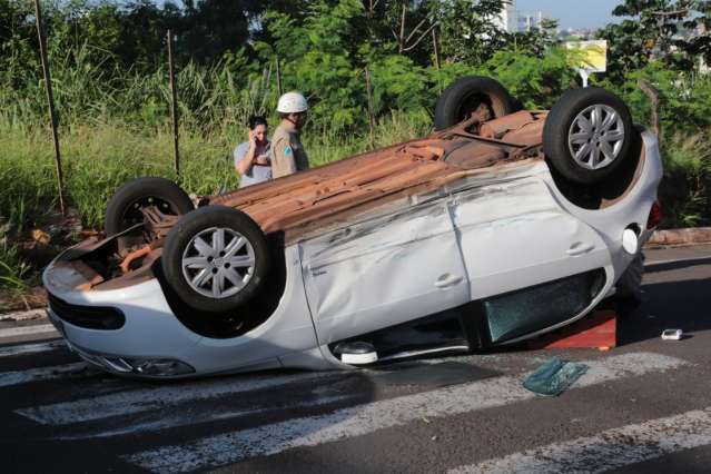 Poucas viaturas e macas retidas comprometem socorro em acidentes