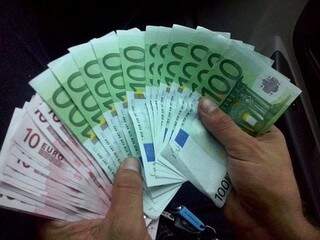Dinheiro apreendido com jovem reincidente. Foto: Divulgação PC