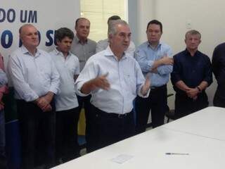 Reinaldo Azambuja participou de ato de filiação na sede do PSDB (Foto: Leonardo Rocha)