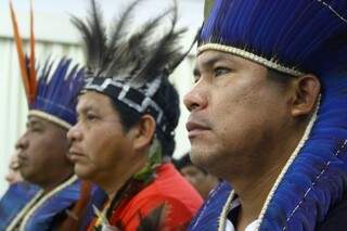 Índios exigem saída de Nelson Olazar para iniciar diálogo (Foto: Marcos Ermínio)