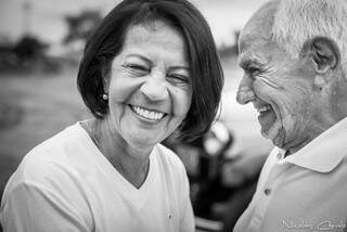 Ensaio registrou o amor e a cumplicidade com Nilce, esposa dele há 58 anos. (Foto: Nícolas Carrelo)