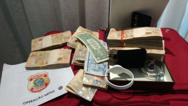 Alvo da PF no dia de casar, chefe do contrabando vai para Pres&iacute;dio Federal
