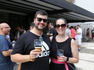 Casal participou do evento e opinou sobras as cervejas apresentadas (Foto: Paulo Francis)