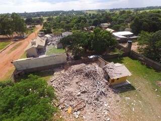 Casa de traficante destruída por bombas, no dia 19 deste mês em Ypejhú (Foto: ABC Color)