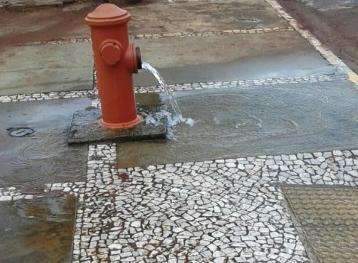 Vazamento de &aacute;gua em pra&ccedil;a de Campo Grande incomoda leitores