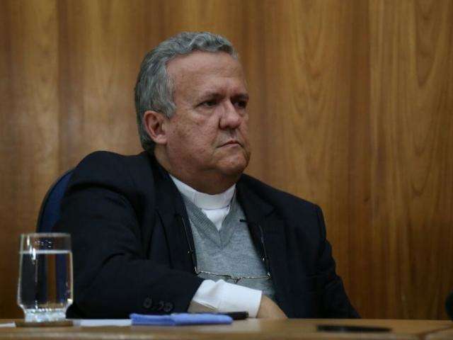 Conflito entre prefeito e vereadores n&atilde;o acaba nesta gest&atilde;o, diz dom Dimas