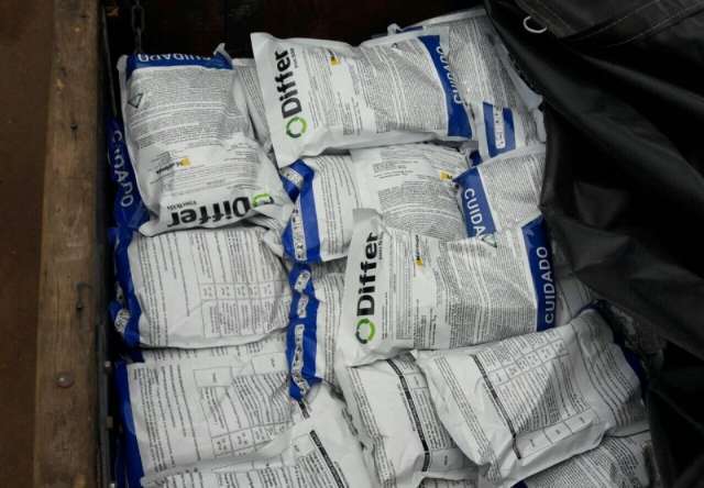 Idoso &eacute; preso transportando 1.250 kg de agrot&oacute;xicos que seriam levados para MT