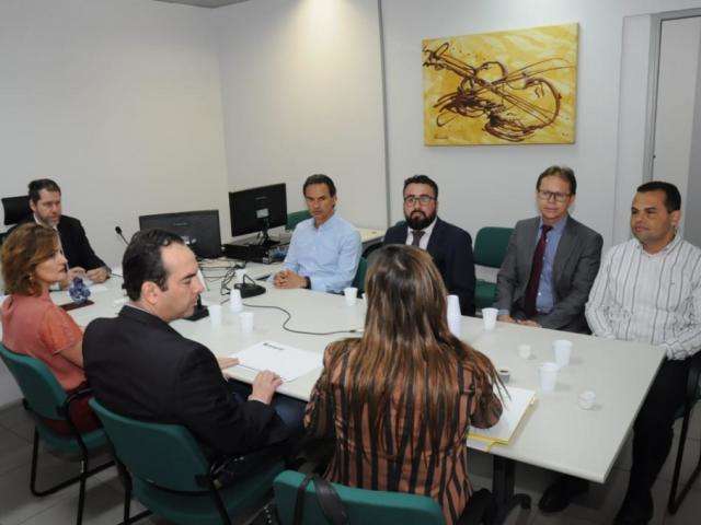 Sesau e sindicato dos m&eacute;dicos buscam flexibilizar hor&aacute;rios em unidades de sa&uacute;de