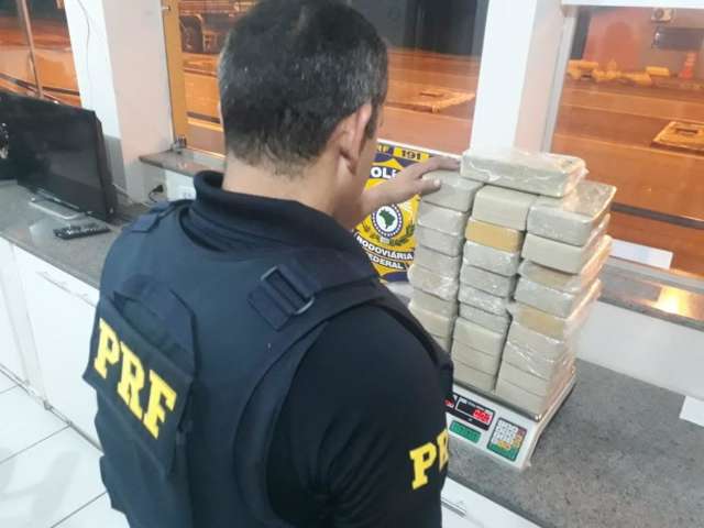Motorista &eacute; preso com coca&iacute;na que levaria por R$ 15 mil de MS para SP