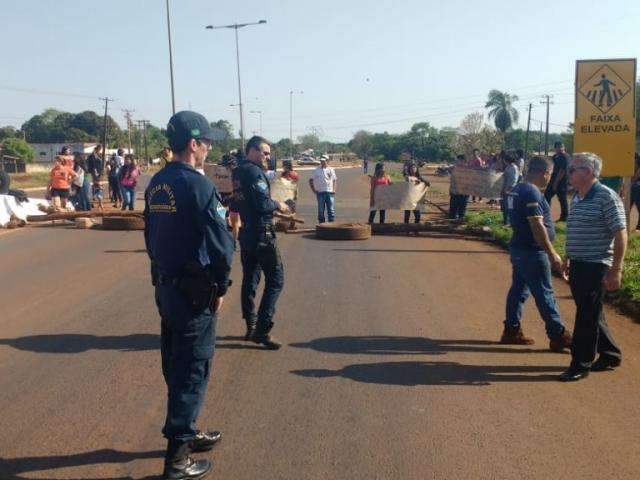 L&iacute;der de protesto diz que den&uacute;ncia sobre morte de crian&ccedil;a &eacute; &quot;pol&iacute;tica&quot;