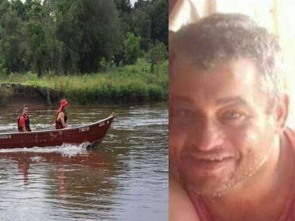 Continuam buscas por homem que pulou de ponte sobre Rio Dourados
