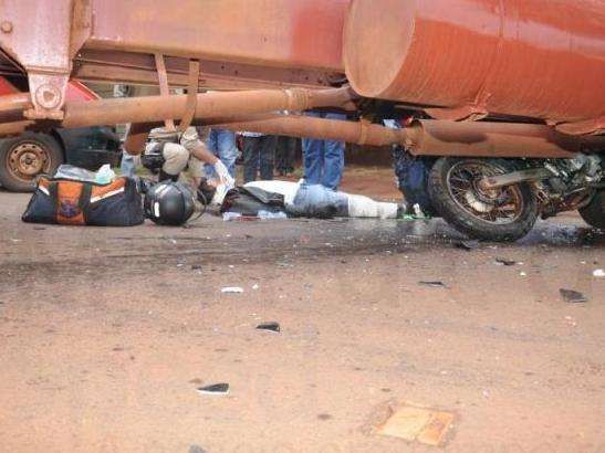 Motociclista de 42 anos morre depois de bater contra caminh&atilde;o na MS-162