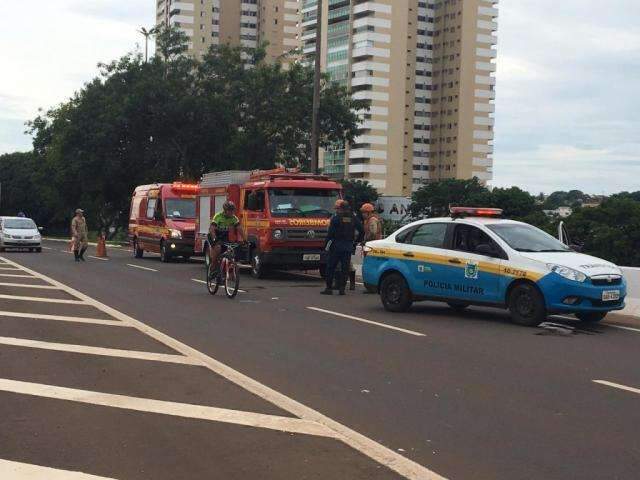 Pol&iacute;cia e bombeiros impedem que mulher se jogue de viaduto da Cear&aacute;