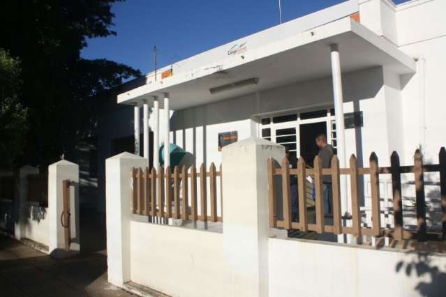 Professores discutem reajuste e aulas s&atilde;o suspensas em escolas    