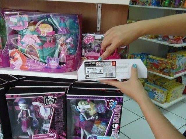 Opera&ccedil;&atilde;o Dia das Crian&ccedil;as apreende quase 2 mil brinquedos na Capital
