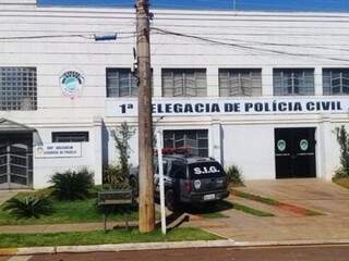 nquanto as vítimas estavam no Hospital Regional Francisco Dantas Maniçoba, por volta das 19h30, o suspeito foi ao local e tentou invadir a unidade. (Foto: Nova Notícias)