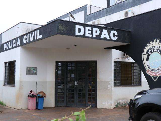 Homem &eacute; preso suspeito de tentar matar o padrasto ap&oacute;s m&atilde;e ser agredida 