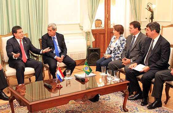 Governador inicia reuni&atilde;o com presidente do Paraguai em Assun&ccedil;&atilde;o