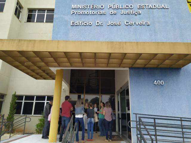 Servidores v&atilde;o ao Minist&eacute;rio P&uacute;blico contra escalonamento de sal&aacute;rios