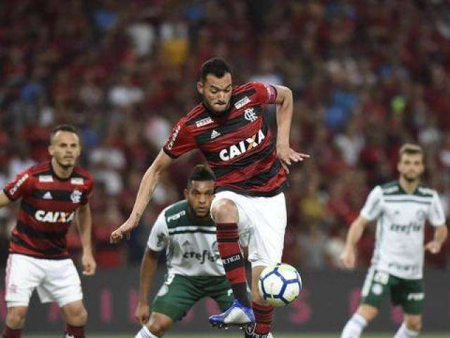 Palmeiras empata com Fla em 1 a 1 e segue na lideran&ccedil;a do Brasileir&atilde;o