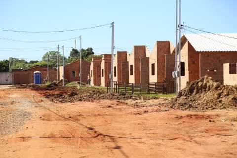 Casas no Vespasiano Martins serão concluídas em julho, promete prefeitura