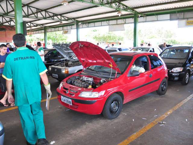 Ve&iacute;culos passar&atilde;o por vistoria contra polui&ccedil;&atilde;o para obter licenciamento