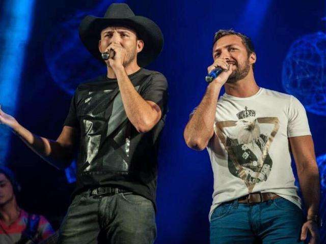 Jo&atilde;o Haroldo e Betinho tocam em fazenda, na Saideira Fest Show