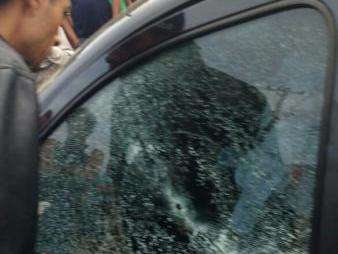 Homem é executado a tiros dentro de carro na Avenida Raquel de Queiroz  