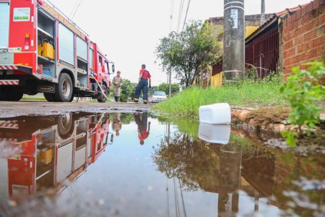 Casa supostamente usada por usu&aacute;rios de drogas no Monte L&iacute;bano pega fogo