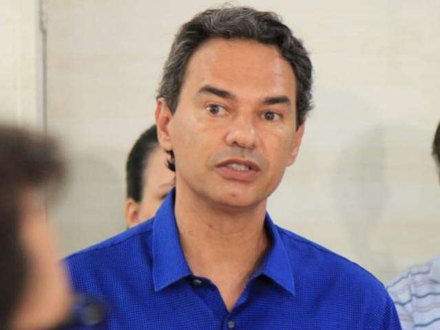 &quot;Puni&ccedil;&atilde;o ou demiss&atilde;o&quot;, diz prefeito aos m&eacute;dicos que descumprem escala
