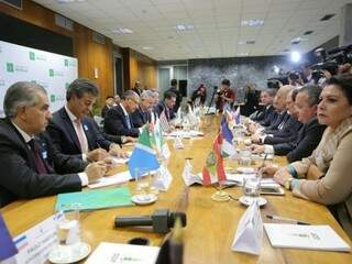 Governador participou nesta noite de encontro para definir as prioridades da reunião com Cármen Lúcia (Foto: Divulgação)