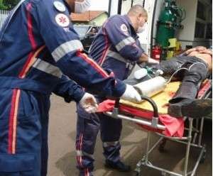 Ao chegar em academia, advogado &eacute; alvejado por 6 tiros e fica em estado grave