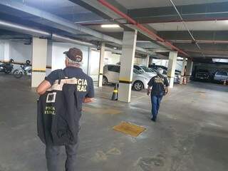 Agentes após o cumprimento de mandados em Barras do Garças (MT) (Foto: PF do MT/Divulgação)