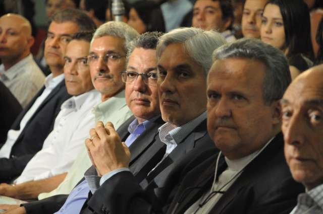 Dom Dimas apresenta protocolo de inten&ccedil;&otilde;es com 10 propostas a candidatos
