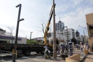 No dia 6, postes começaram a ser retirados da área central (Foto: Arquivo)