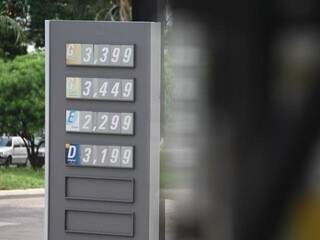 Gasolina teve reajuste de 6% e custa em média R$ 3,39 o litro. (Foto: Marcos Ermínio)