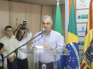 Governador Reinaldo Azambuja (PSDB) vai assinar incentivo na área de pecuária bovina (Foto: Paulo Francis)