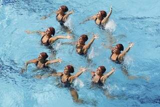 As brasileiras ficaram na sexta colocação na final do nado sincronizado por equipes (Reuters/Athit Perawongmetha/Direitos Reservados)