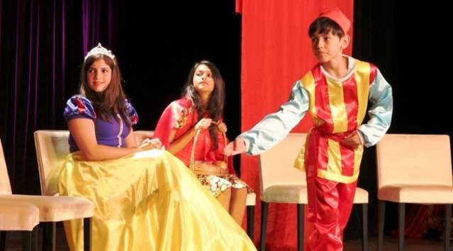 Atriz Am&eacute;lia Rocha ministra curso de teatro infantil no Centro Cultural 