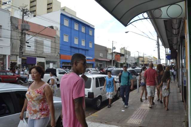 Prefeitura vai pagar 13&ordm; no dia 17 e sal&aacute;rio de dezembro no dia 20