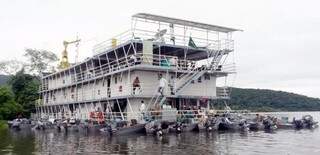 Kalipso, um dos maiores barcos para pesca esportiva, acomoda até 100 pessoas (Foto: divulgação)