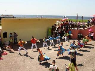 Oficina de Dança no 12º FASP em Puerto Suarez na Bolivia(Foto: Marcos Boaventura)