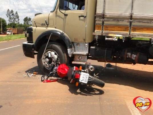 Motociclista de 22 anos morre atropelado na BR-262, em Ribas do Rio Pardo