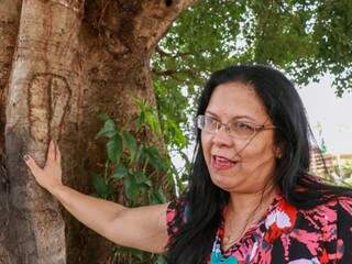 Cristina recorda diz que árvore se tornou símbolo de força e vida (Foto: Henrique Kawaminami)