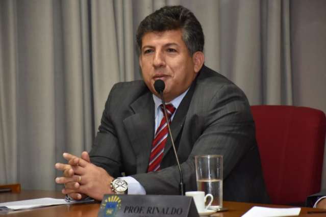 Ap&oacute;s rev&eacute;s, deputado avalia sa&iacute;da da base e do bloco do PMDB