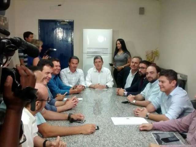 Prefeito e vereadores discutem forma de cobrar a taxa de lixo na Capital 