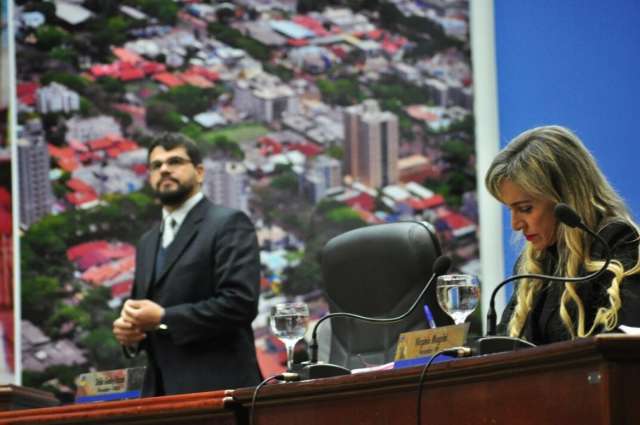 C&acirc;mara aprova processo disciplinar contra vereador que apalpou colega