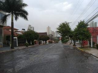 Choveu forte em Campo Grande. (Foto: Francisco Júnior)